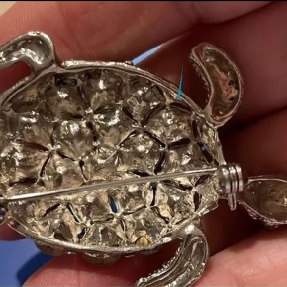 Vintage Sparkling Rhinestone Silver Turtle Brooch - Picture 5 of 5
